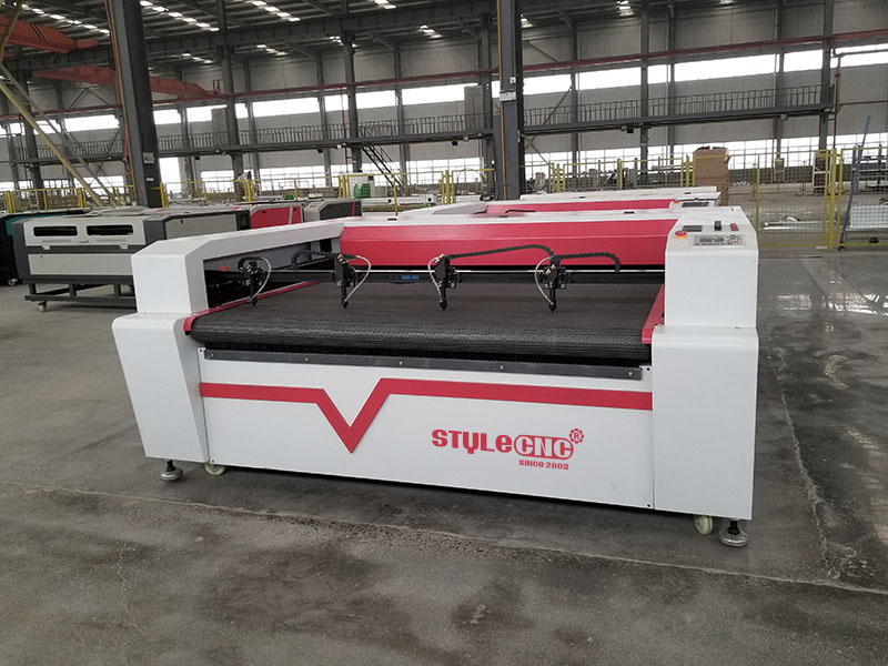 4頭激光布料切割機