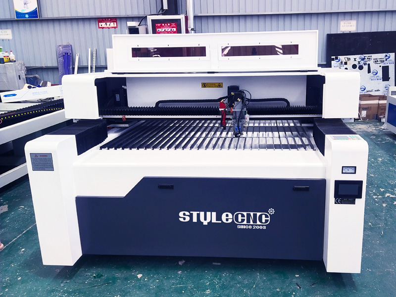 4x8 平板激光數(shù)控雕刻切割機(jī)出售