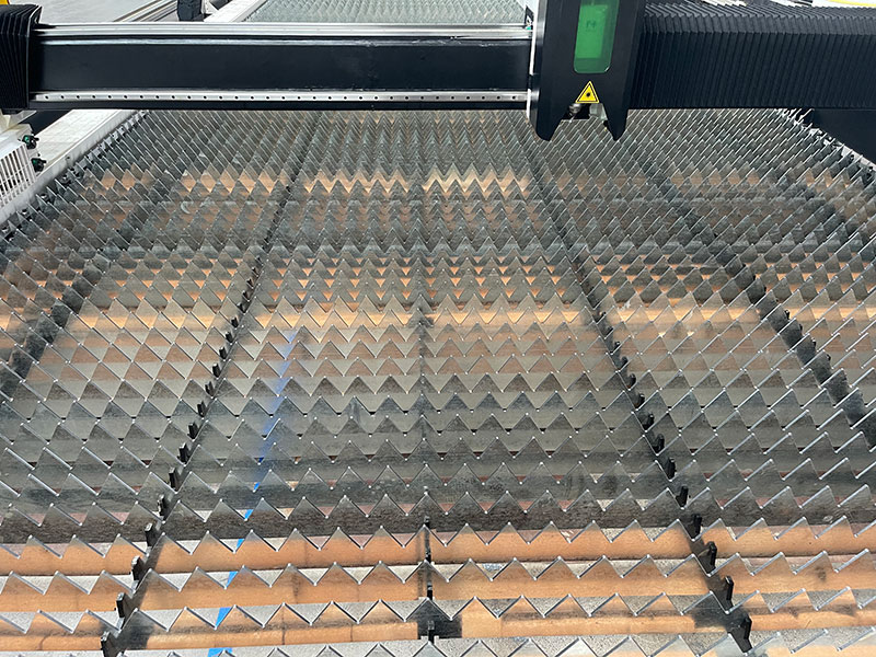 超大型光纖激光鈑金切割工作臺 30000W 超大型光纖激光鈑金切割工作臺 30000W