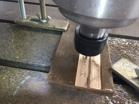 帶移動(dòng)工作臺(tái)的黃銅、銅、金屬雕刻機(jī)