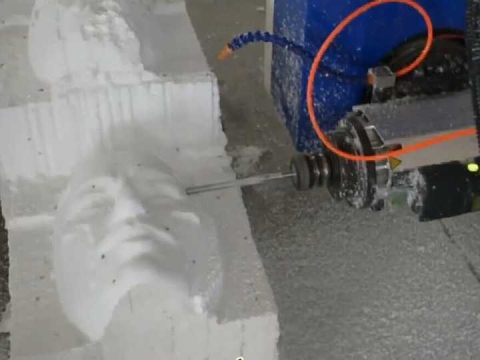 用于泡沫銑削的大型五軸數控雕刻機