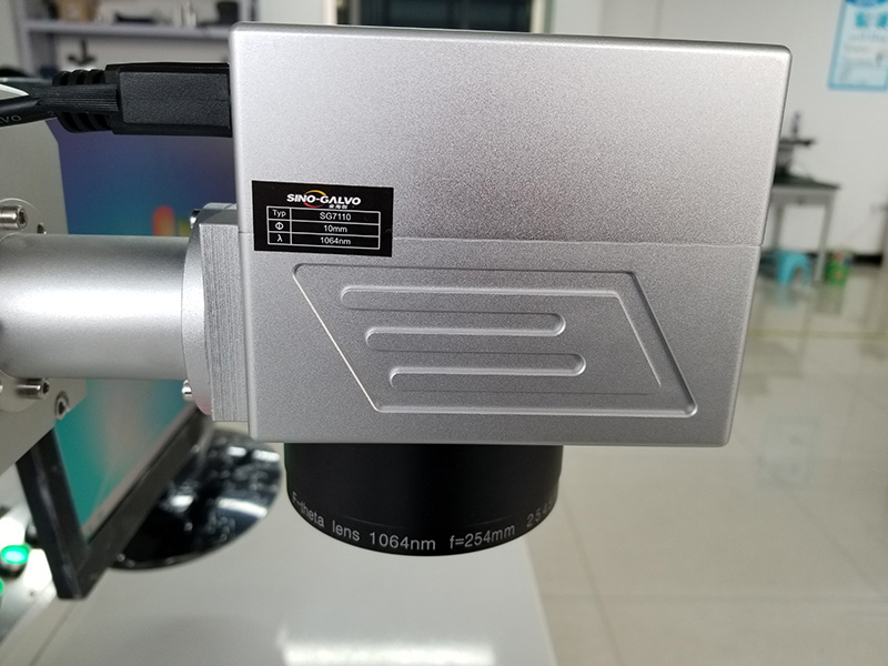 特價出售用于杯子和玻璃杯的旋轉光纖激光雕刻機