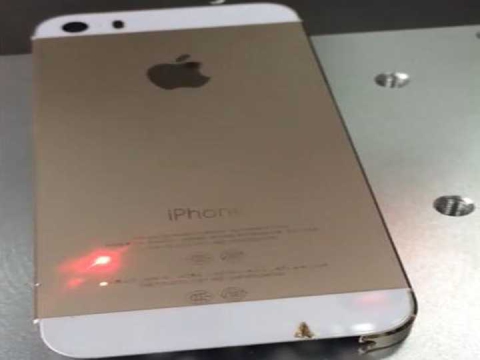 20W MOPA 光纖激光在 iPhone 后蓋上打標 IMEI 20W MOPA 光纖激光在 iPhone 后蓋上打標 IMEI