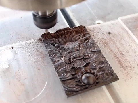 迷你數控雕刻機 6090 制作實木工藝品