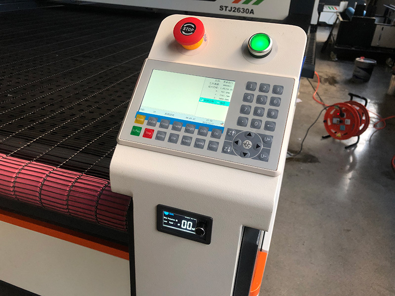 全自動 CO2 服裝、服飾、服飾用激光切割機