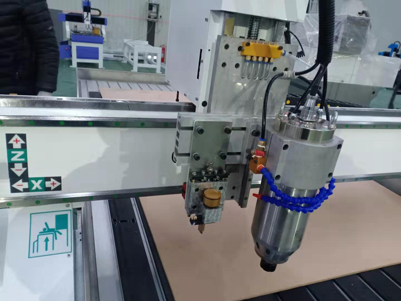 4x8 玻璃切割和雕刻數控雕刻機出售