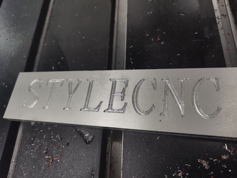 用于金屬標牌制作的自動數控銑床 用于金屬標牌制作的自動數控銑床