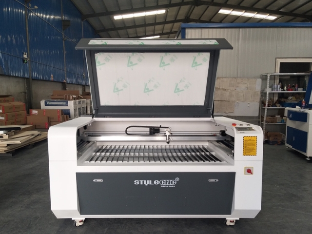 STJ1390 巴基斯坦數(shù)控激光雕刻切割機