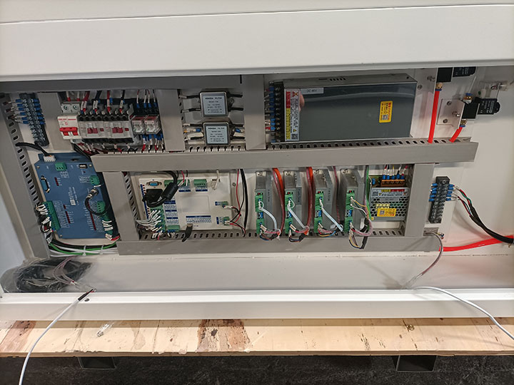 雙頭 CO2 紙張和紙板激光切割機(jī)
