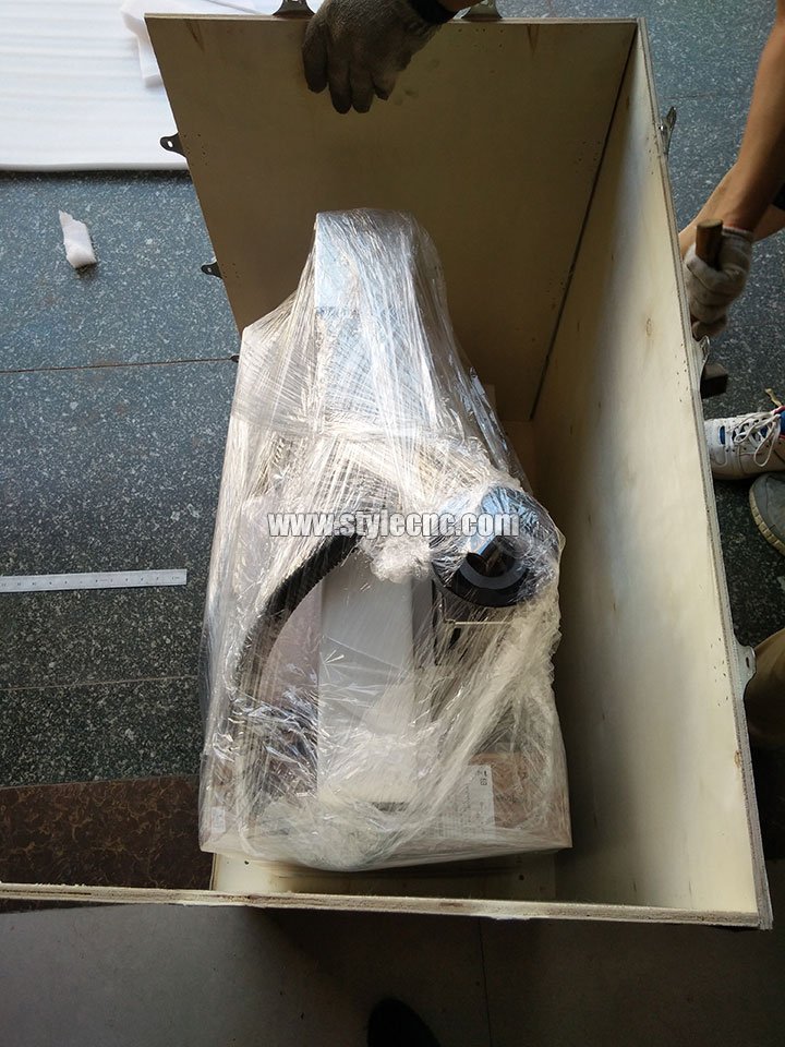 20W MOPA光纖激光打標機發(fā)往美國