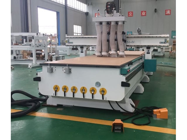 卡塔爾 4 主軸家具制造數控雕刻機