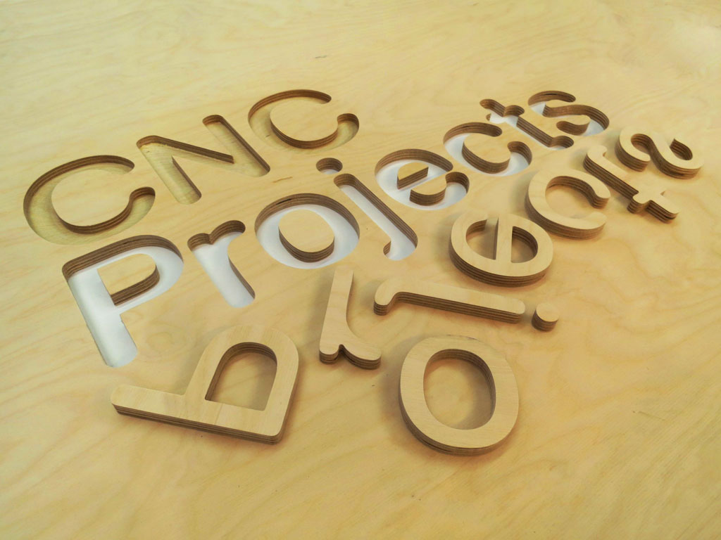 用于木質標牌制作項目的數控雕刻機