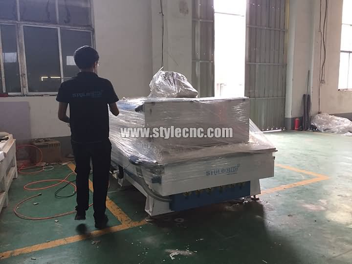 3 頭數控雕刻機包裝