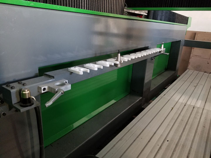 適用于四軸 EPS數(shù)控雕刻機(jī)的線性自動(dòng)換刀刀庫 適用于四軸 EPS數(shù)控雕刻機(jī)的線性自動(dòng)換刀刀庫