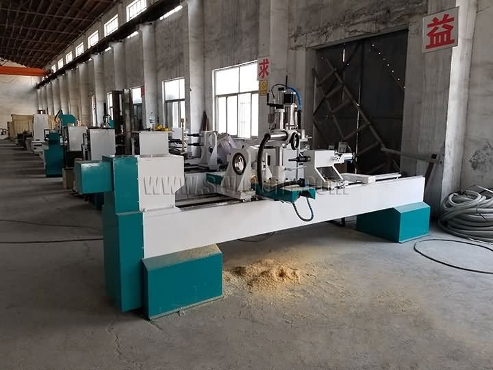 帶四軸主軸的數(shù)控木工車床