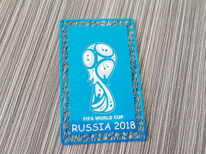 2018 年 FIFA 世界杯徽標(biāo)鍍鋅鋁板激光雕刻機