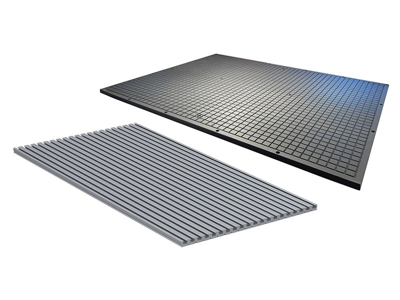 如何選擇數控雕刻機的真空工作臺和T型槽工作臺？