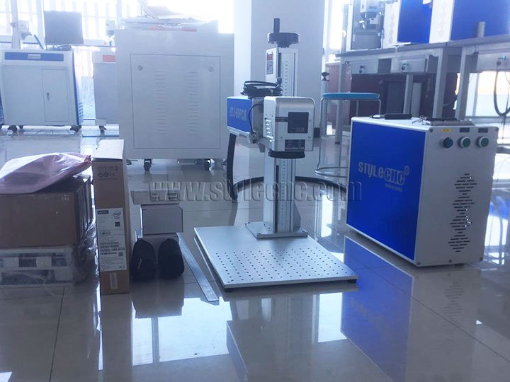 STJ-60FCM 彩色激光打標(biāo)機配獨眼巨人攝像系統(tǒng)