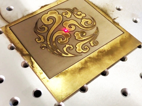 金屬激光雕刻機 100W IPG光纖激光器 金屬激光雕刻機 100W IPG光纖激光器