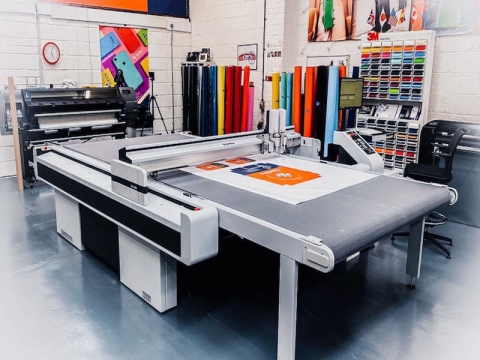 用于印刷、廣告、營銷的數(shù)字平板切割機 用于印刷、廣告、營銷的數(shù)字平板切割機