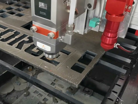 CO2 和光纖組合激光切割機(jī),適用于金屬和木材 CO2 和光纖組合激光切割機(jī),適用于金屬和木材