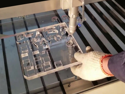 STJ1390 CO2 激光切割機 20mm 亞克力板 STJ1390 CO2 激光切割機 20mm 亞克力板