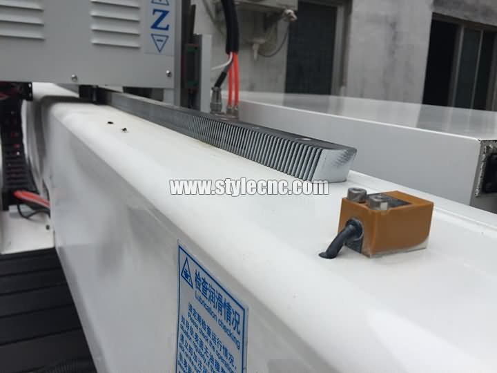 1325數(shù)控雕刻機(jī)用螺旋齒條