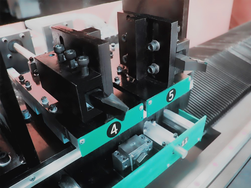 自動(dòng)換刀 自動(dòng)換刀