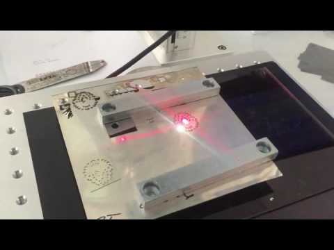 30W 光纖激光打標(biāo)機(jī) 0.5mm 長(zhǎng)條切割