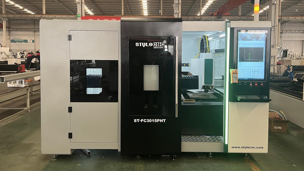 5x10光纖激光金屬切割機，帶全封閉式保護殼